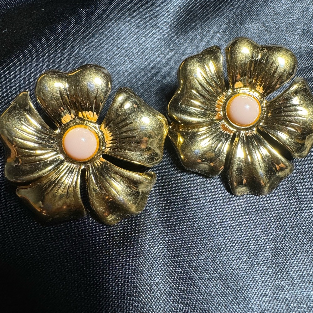 Vintage Gold and Pink Floral Earrings with Textured Finish
